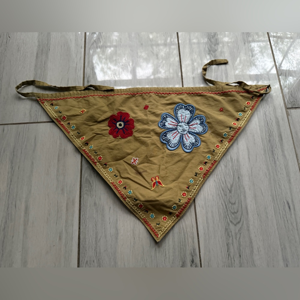 GAP Tan Bandana with Floral Embroidery. This is so adorable!!
